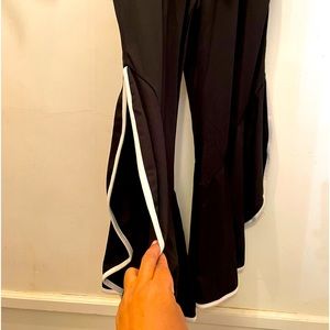 Great fun and fashionable pants with a white trim around the ankle.